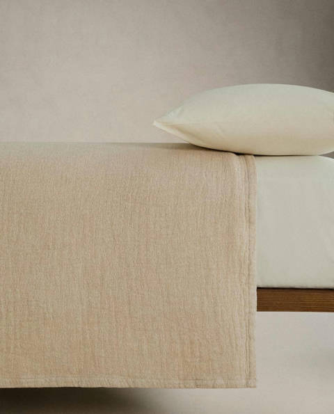 Zara Home — Couvre-lit texturé