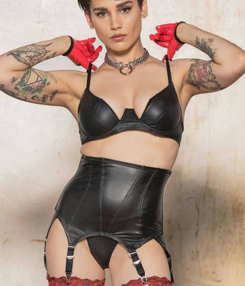 Catanzaro — Porte-Jarretelles 6 Brides en Wetlook Nell