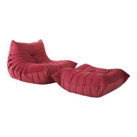 Selency — Ensemble de chaise et pouf Togo en velours framboise.