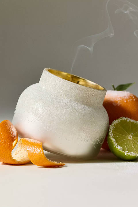 Anthropologie — Bougie en pot de verre glacé Fruity Volcano Capri Blue