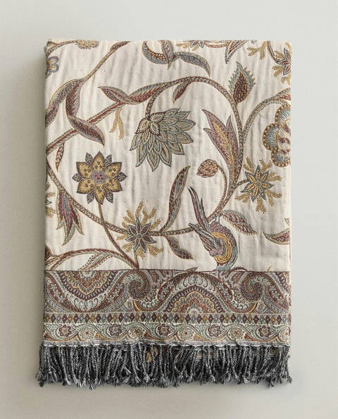 Zara Home — Couverture jacquard fleurs
