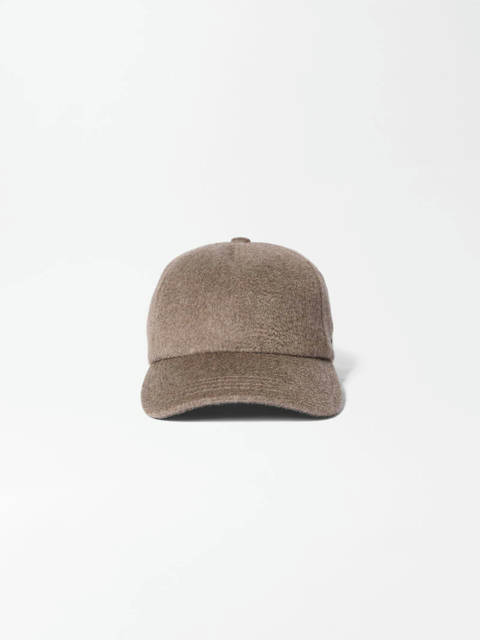 Jacquemus — La casquette Cavallo