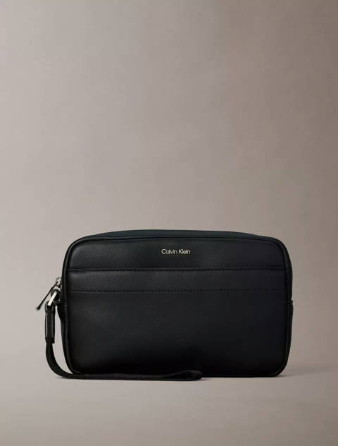 Calvin Klein — Minaudière avec logo en relief
