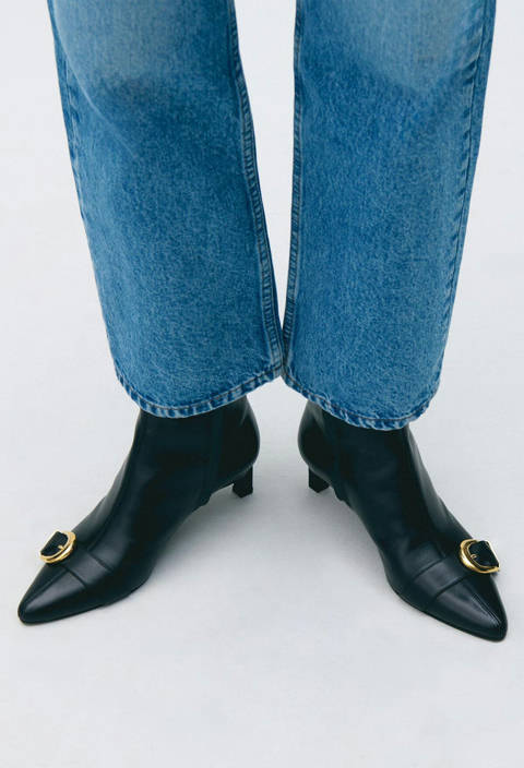 Claudie Pierlot — Bottines cuir boucle dorée – Noir