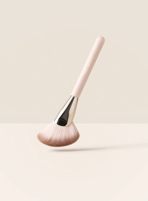 Rare Beauty — Angled Powder Brush