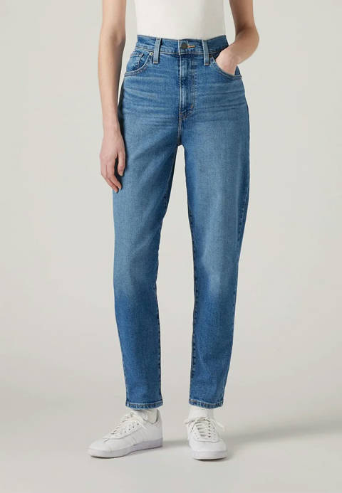 Levi's — High Waist Mom Jean