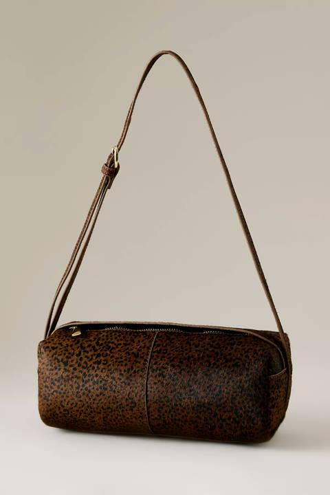 Anthropologie — Sac baril en cuir à poil léopard