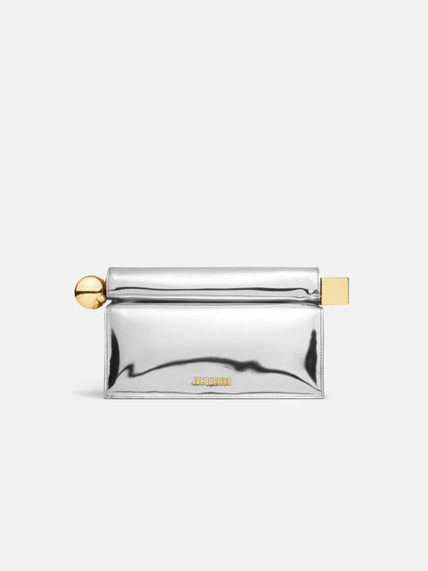 Jacquemus — La pochette Rond Carré