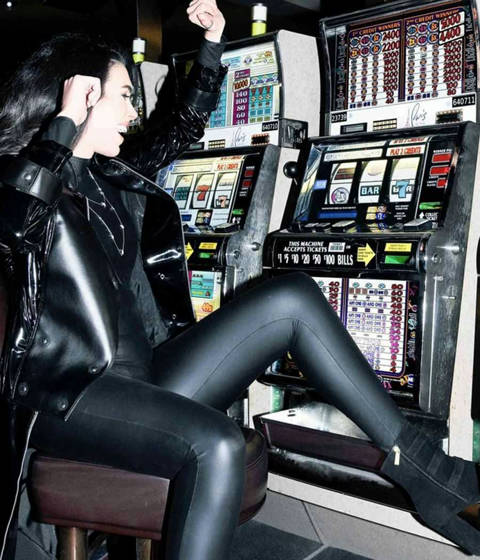 Catanzaro — Le Legging en Wetlook Noir Vera : Confort et Brillance