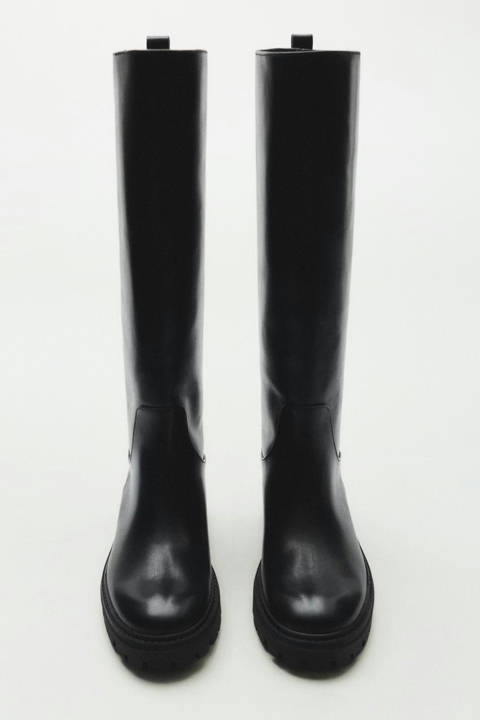 Massimo Dutti — Bottes plates à semelle crantée
