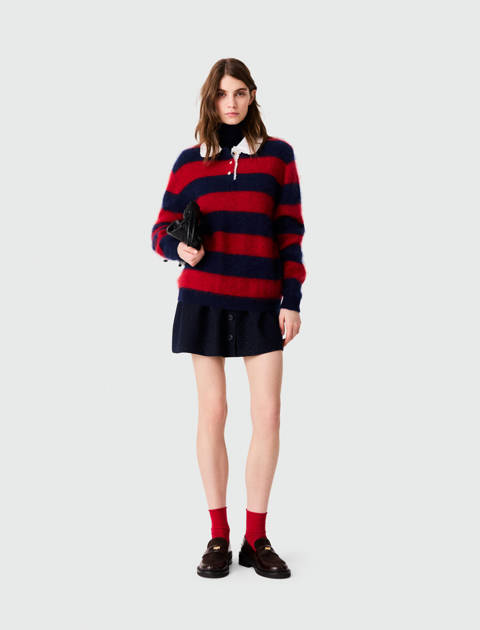 Maje — Pull fluffy avec col en popeline – Marine/rouge
