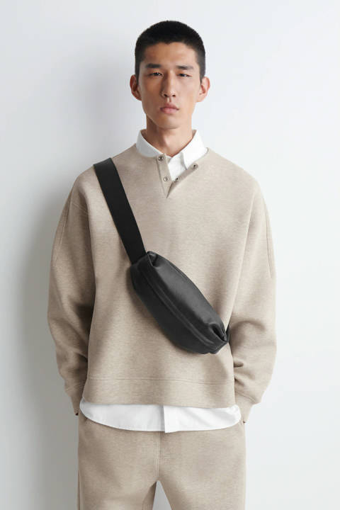 COS — Sac bandoulière module - cuir