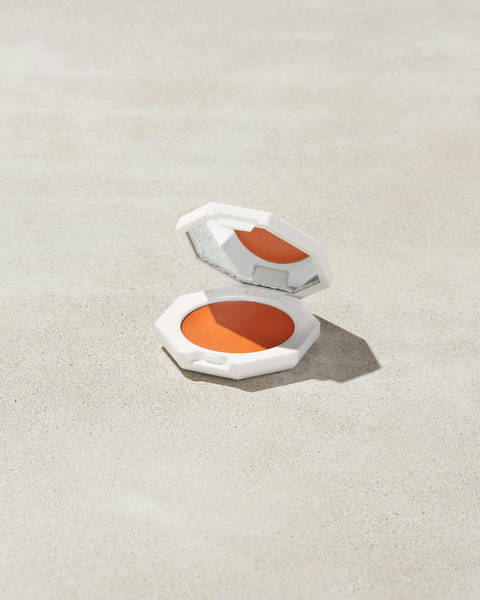Fenty Beauty — Cheeks Out Freestyle Cream Blush — Fuego Flush