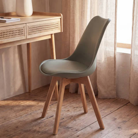 Maisons du Monde — Chaise vert sauge et pieds en bois d'hévéa Ice
