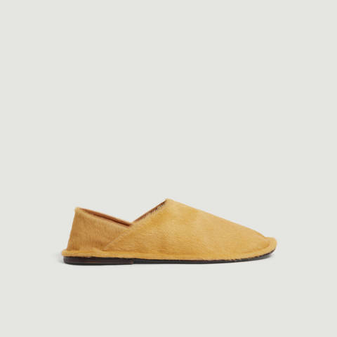 Sandro — Slippers effet poulain – Camel