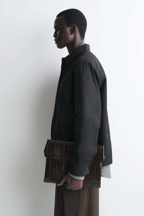 COS — Pochette d'ordinateur envelope - imitation anguille