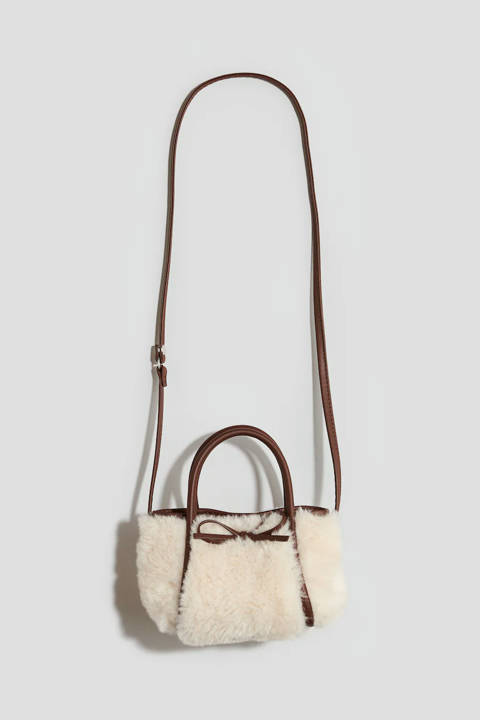 H&M — Sac crossbody duveteux
