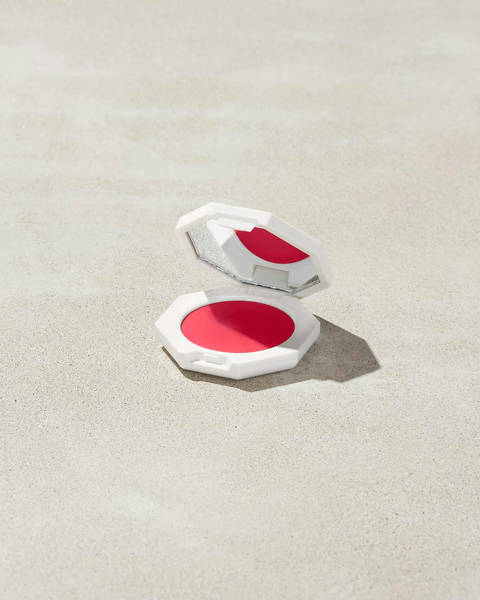 Fenty Beauty — Cheeks Out Freestyle Cream Blush — Strawberry Drip